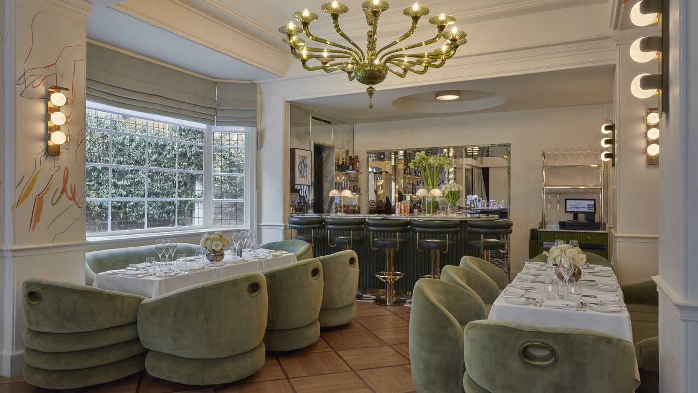 the mural bar at Langan's brasserie